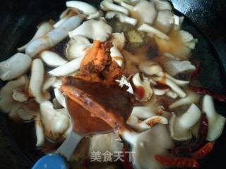 Stewed Grass Carp with Hime Mushroom recipe
