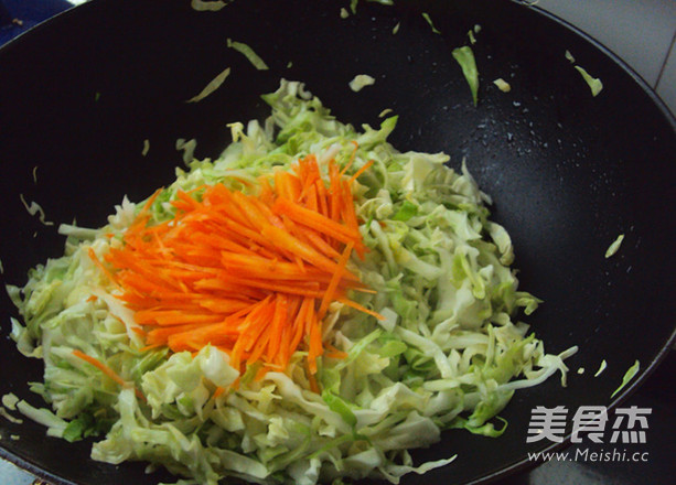 Fried Noodles with Cabbage and Pork recipe