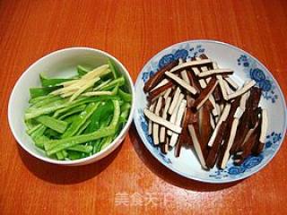 Home-style Stir-fry--------【green Pepper and Dried Tea】 recipe