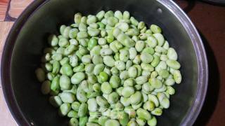 Green Onion and Rake Beans (scallion Roasted Broad Beans) recipe