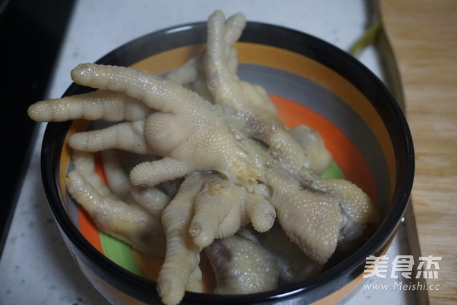 Not Enough Fish-flavored Chicken Feet recipe