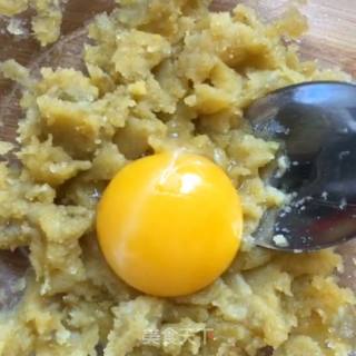 Xiaoyuer Sweet Potato Egg Yolk Cake recipe