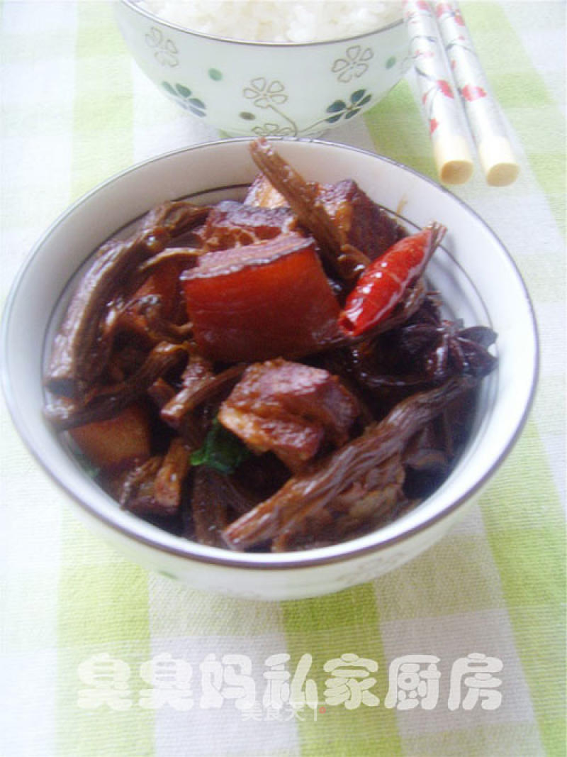Braised Pork Belly with Tea Tree Mushroom recipe