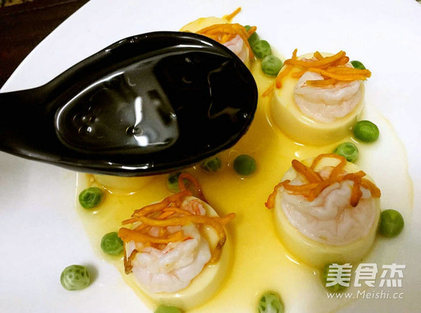 Steamed Tofu with Shrimp and Cordyceps Flower recipe