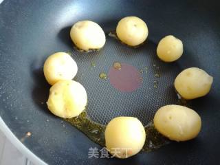Pan-fried Baby Potatoes recipe