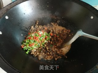 Quick-hand Meal One by One Spicy Fried Screw Pork recipe