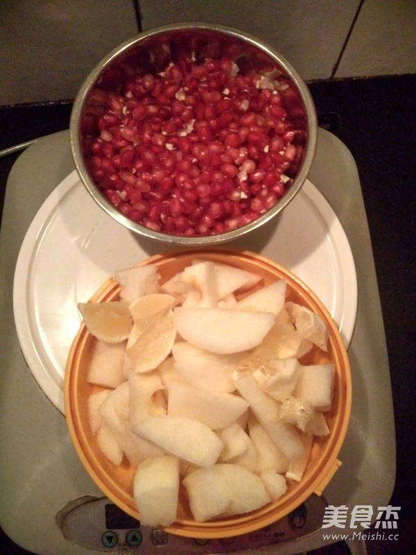 Pomegranate Pear Juice recipe