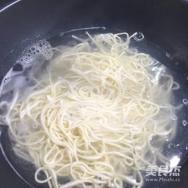 Beef Noodles with Curry and Thick Soup recipe