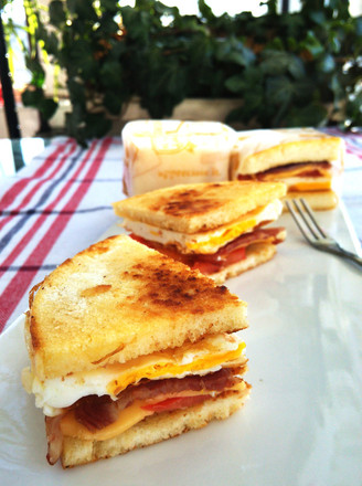 Breakfast Fried Bun Sandwich recipe