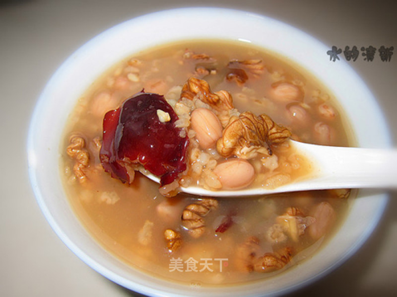 Nourishing Porridge with Nourishing Lungs and Beauty-walnut, Peanut, Red Date Porridge recipe