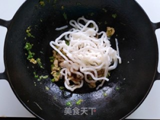 Stir-fried Shredded Pork with Potato Flour recipe