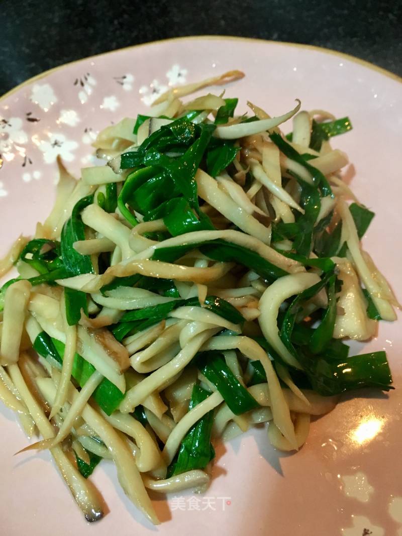 Pleurotus Eryngii with Oyster Sauce and Chives recipe