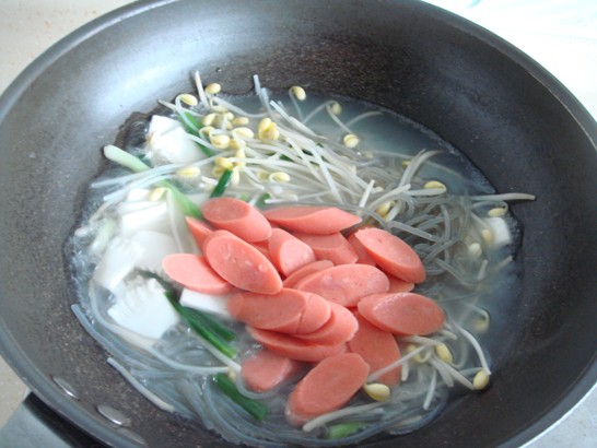 Bean Sprouts Noodle Konjac Pot recipe