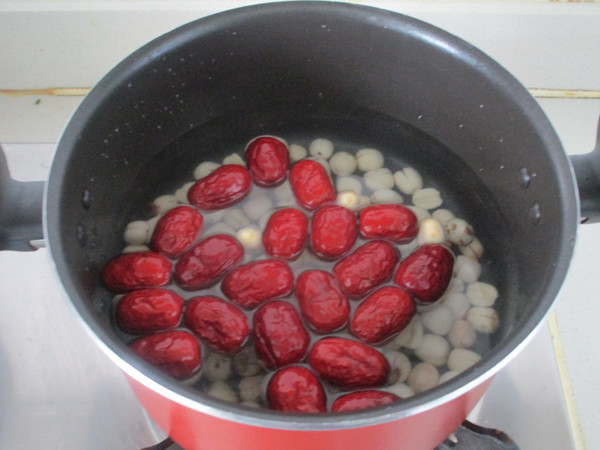 Lotus Seed and Red Date Soup recipe