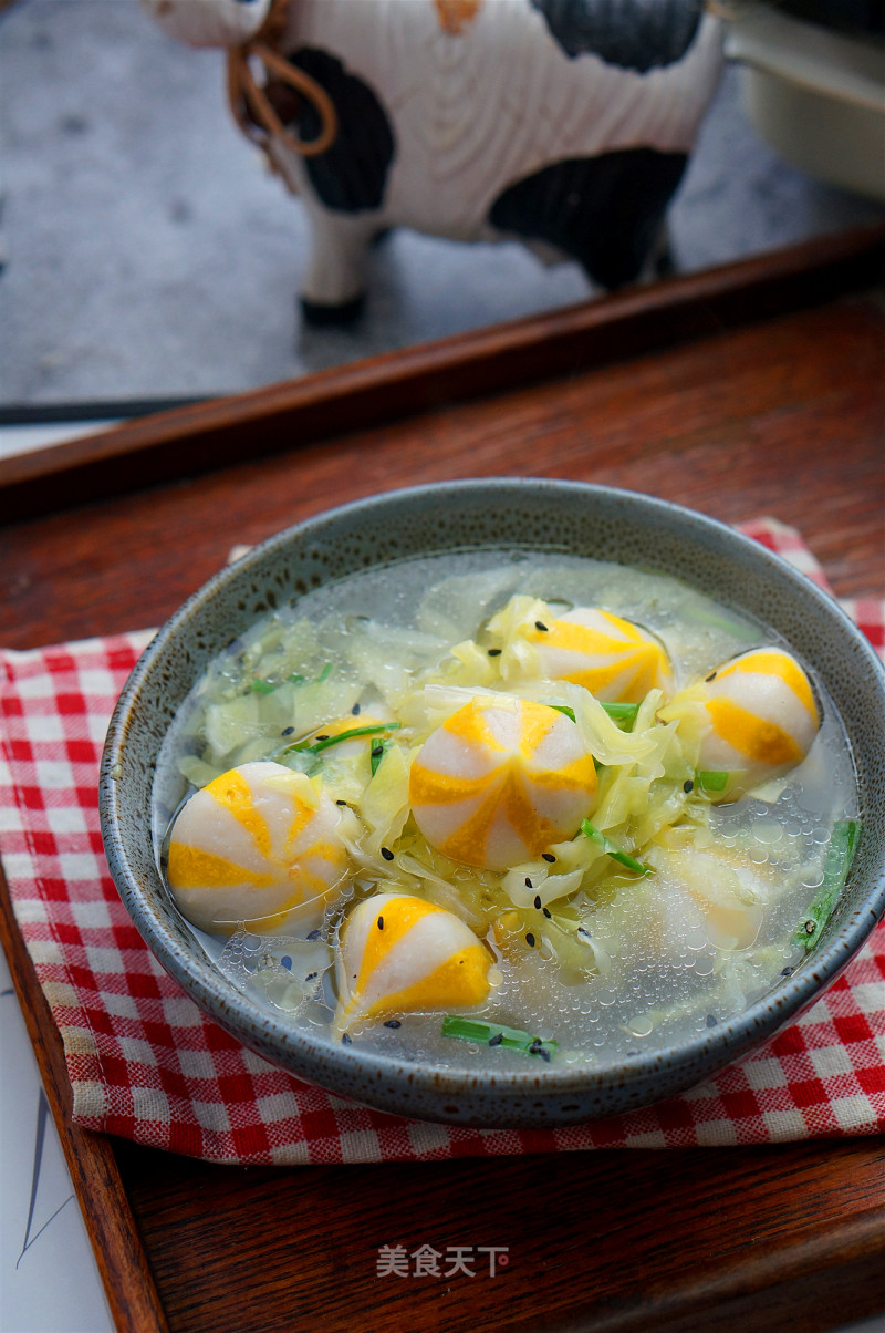 Cabbage Soup with Fish Roe Balls recipe