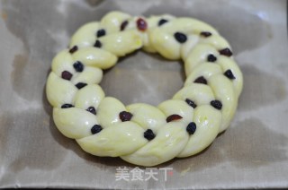 Make A Wreath to Celebrate Christmas---christmas Wreath Bread recipe