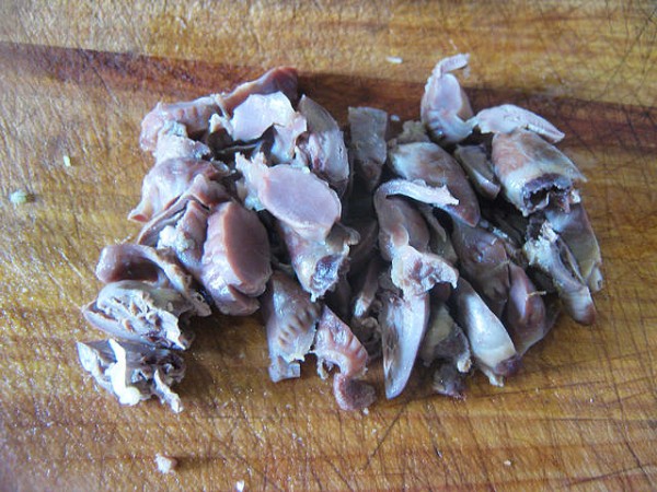 White Jade Mushroom Mixed with Chicken Offal recipe