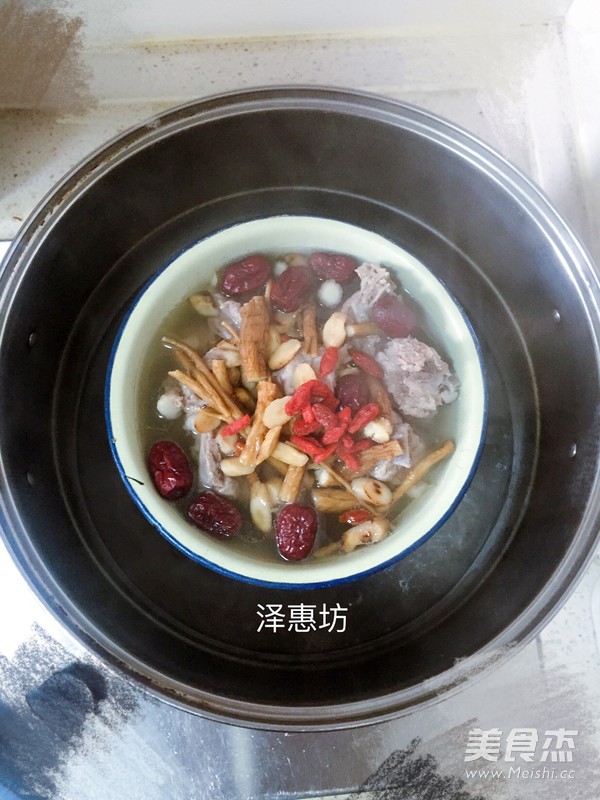 Danggui, Astragalus, Red Dates and Pork Ribs Soup recipe