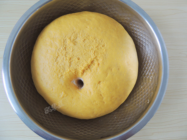 Pumpkin Hanami Mantou recipe