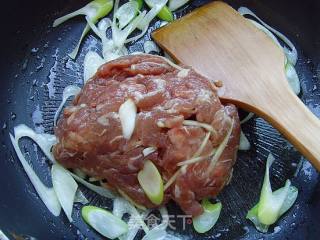 Stir-fried Lamb with Scallions recipe