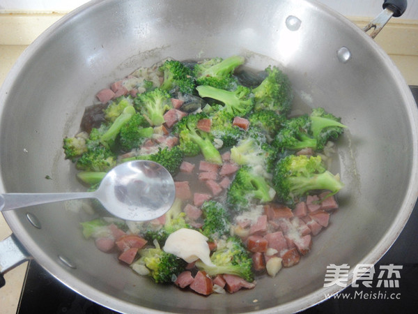 Broccoli Stewed with Preserved Egg recipe