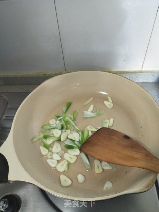 Garlic Sliced Lettuce recipe