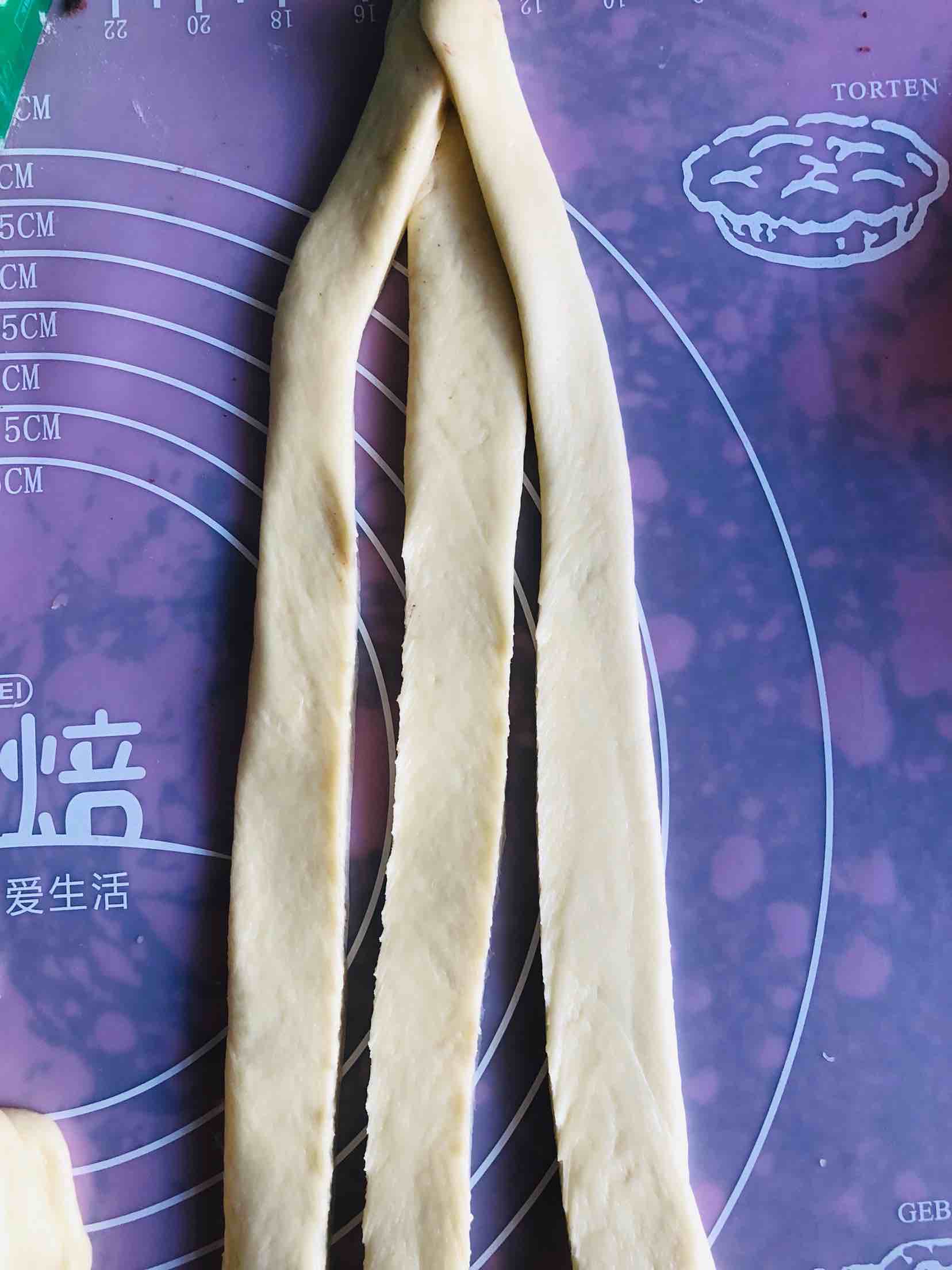 6 Three-strand Red Bean Paste Braided Bread recipe