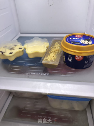 Cocoa Strawberry Two-color Ice Cream recipe