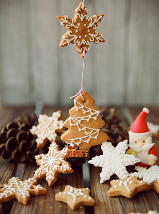 Christmas Frosting Gingerbread