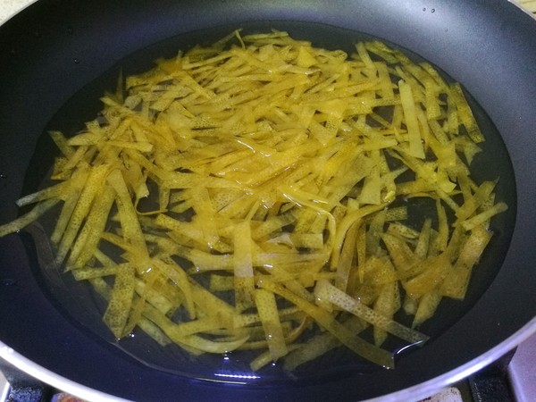 Candied Pomelo Peel Silk for Nourishing Lungs and Relieving Cough recipe