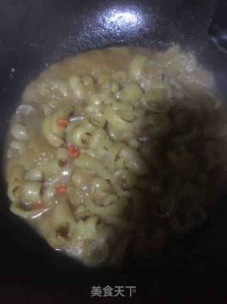 Celery Stir-fried Pork Skin recipe