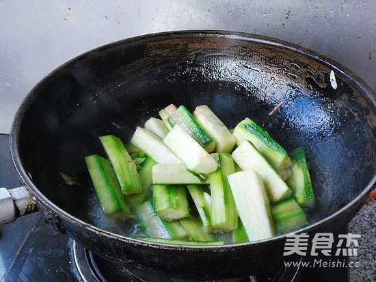 Crab Sticks and Loofah recipe