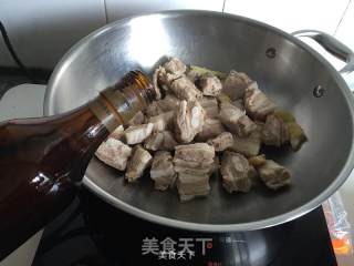 Braised Pork Ribs with Spring Bamboo Shoots and Venetian Leaves recipe