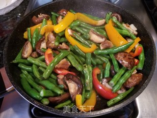 Stir-fried String Beans with Fresh Mushrooms and Color Peppers recipe