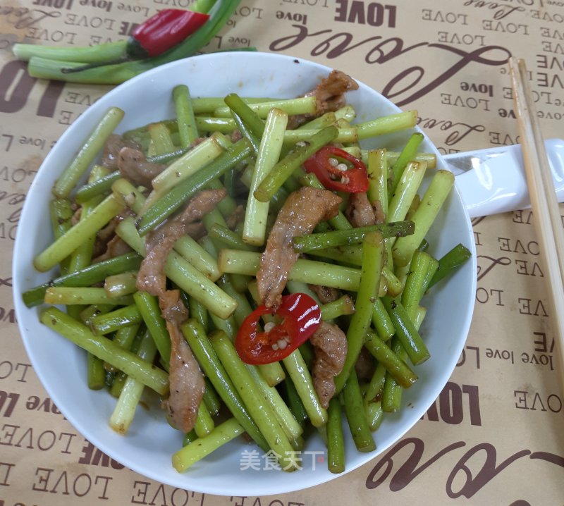 Stir-fried Pork with Garlic Moss recipe