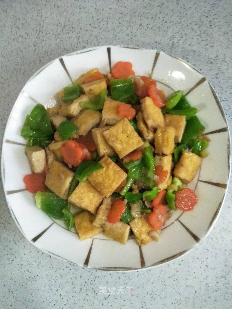 Stir-fried Carrots and Green Peppers recipe