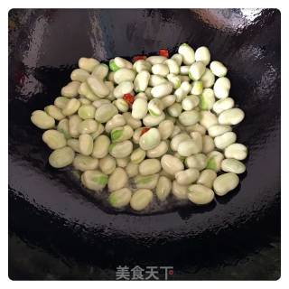 Stir-fried Broad Beans with Garlic Moss recipe
