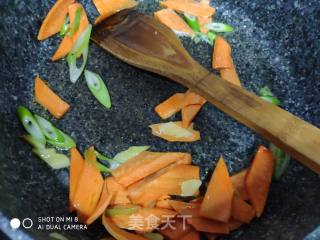 Stir-fried Broccoli with Agaricus and Carrots recipe