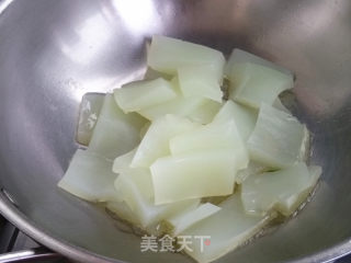 Stir-fried Cucumber with Braised Seeds recipe