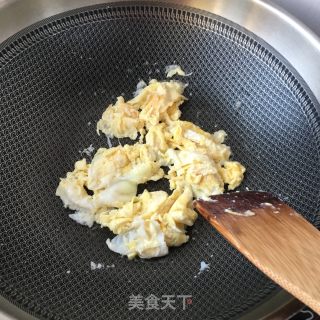 Fried Goose Eggs with Bitter Chrysanthemum recipe