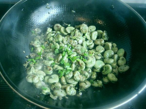 Fried Broad Beans with Sauerkraut recipe