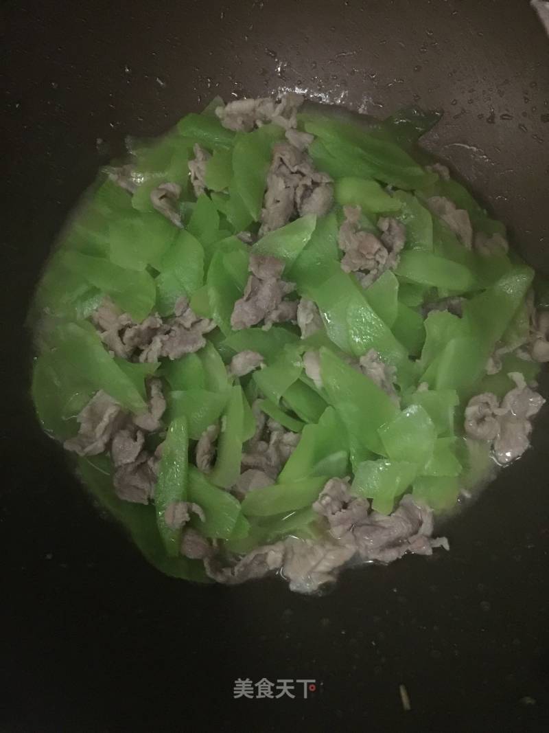 Stir-fried Pork with Lettuce recipe
