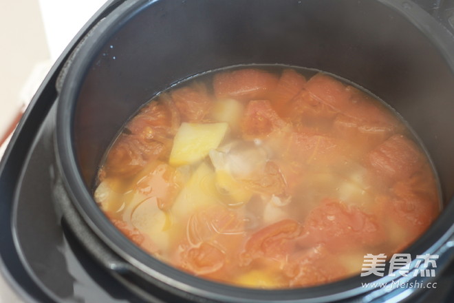 Potato and Tomato Pork Rib Soup recipe