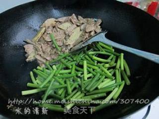 Replenishing The Liver and Improving Eyesight, Nourishing Blood-stir-fried Pork Liver with Hunan Cuisine recipe