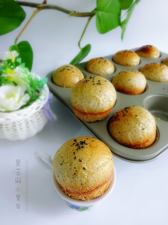 Black Sesame Meal Buns recipe