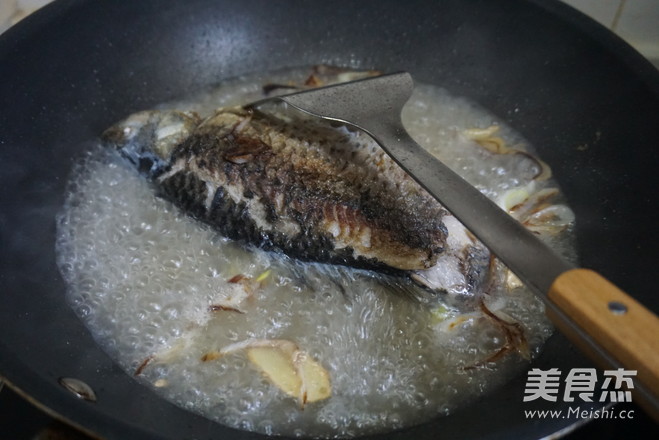 Tasty Crucian Carp Shredded Radish Soup recipe