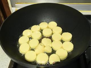 Fried Tofu with Green Garlic and Scrambled Eggs recipe