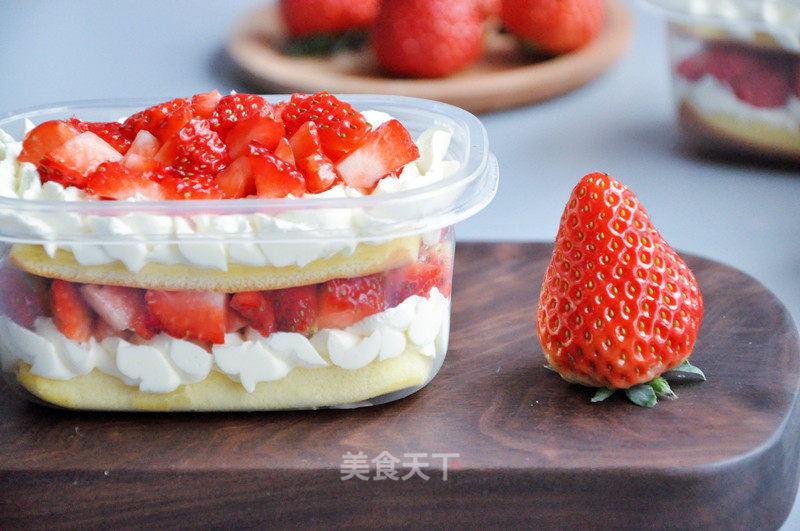 Strawberry Cream Cake Box recipe