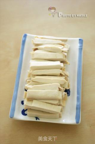 Vegetarian Food Can Also be So Wonderful-the Charming Two-color Steamed Bean Curd with Chopped Pepper recipe