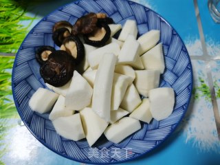 Pork Bone Yam and Mushroom Soup recipe